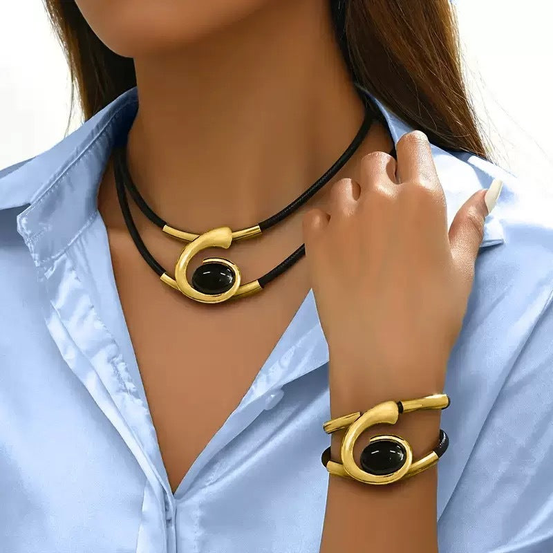 Parure Collier & Bracelet Doré Pierre Noire